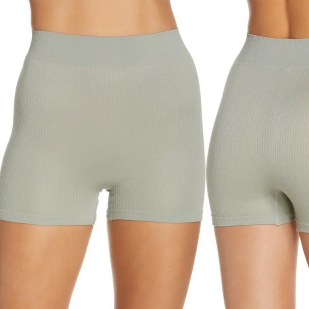 Skims rib short NWT